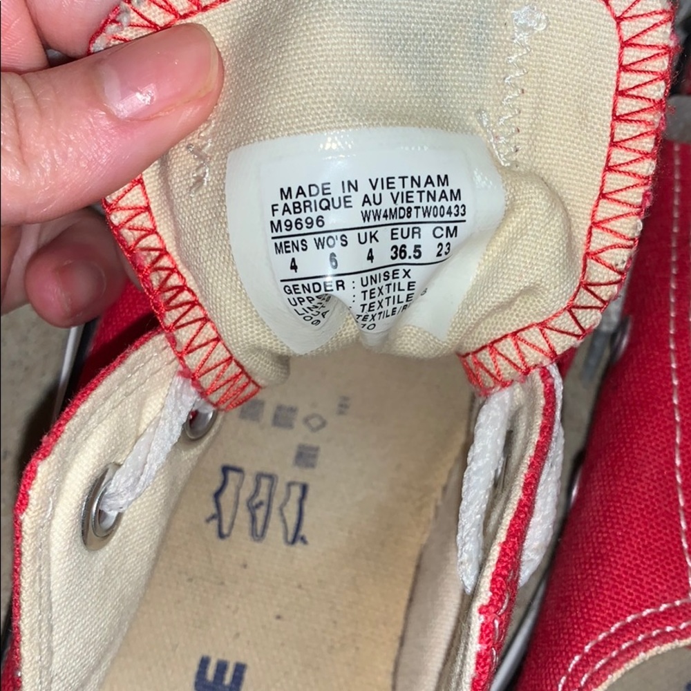 Red Converse - Picture 5 of 6